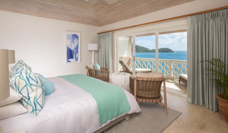 2 - Bluff Room Bed _ Balcony